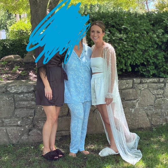 Luxe Pearl Robe - Picture 6 of 9